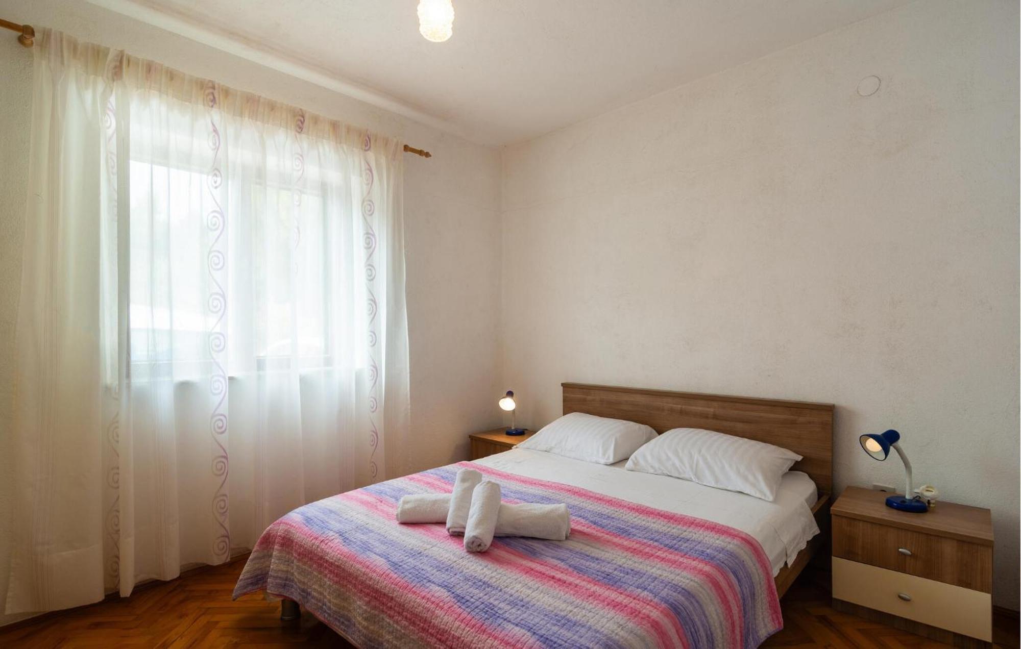 Cozy Apartment In Splitska - Postira With Kitchen Exterior photo